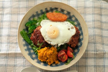 Hamburg plate with sunny side up egg