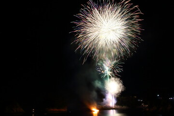 真夏の風物詩 花火大会 堂ヶ島火祭り