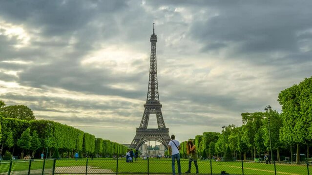 Eiffel Tower, Paris, France - Timelapse video