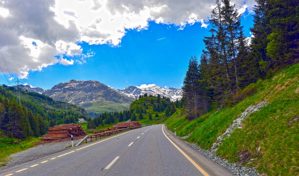 A3 Julierstrasse bei Bivio, Gemeinde Surses in Graub&uuml;nden, Schweiz