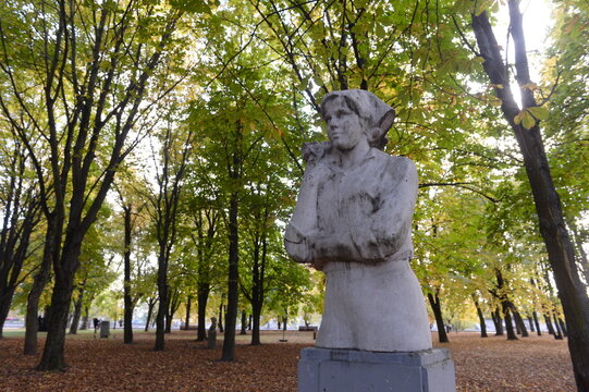 Sculpture "Portrait of chef Gali Severyugina" in the Sculpture Park on the island of Kant Kaliningrad
