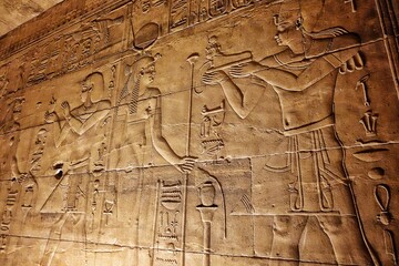 jeroglíficos en piedra de escritura antigua egipcia, 