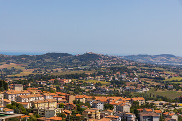 Fototapeta na wymiar Scorcio del borgo marchigiano di Osimo e dei suoi paesaggi cirocstanti