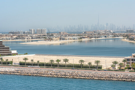 Leeres Baugrundstück auf der Insel Die Palme in Jumeirah Dubai, VAE