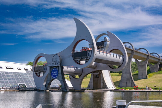 Falkirk wheel - the amazing boat lift connecting two of the Scottish channels