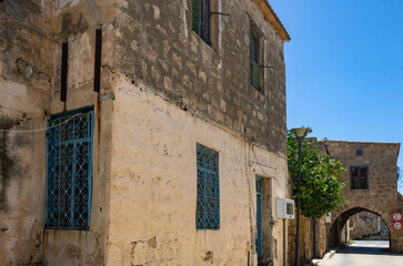 Fototapeta na wymiar Famagusta street with an old house