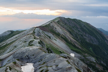 白馬岳から続く稜線を歩く