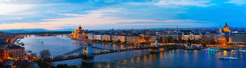 Naklejka na ściany i meble Budapest evening cityscape panorama