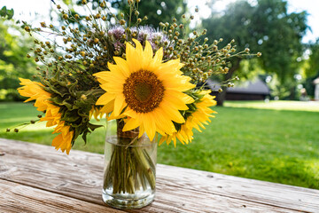 Blumenstrauß mit Sonnenblumen