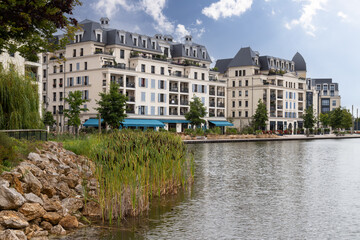 Fototapeta na wymiar New modern residential buildings in the Panorama neighborhood of Clamart in France.
