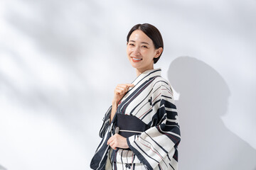 浴衣を着た女性