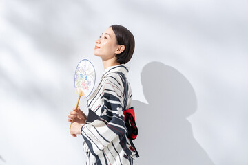 浴衣を着た女性