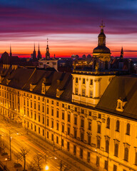 Uniwersytet Wrocławski o wschodzie słońca	
University of Wroclaw at sunrise