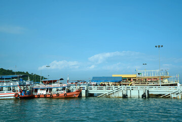 Fototapeta na wymiar Fährschiffe in Pattaya, Thailand