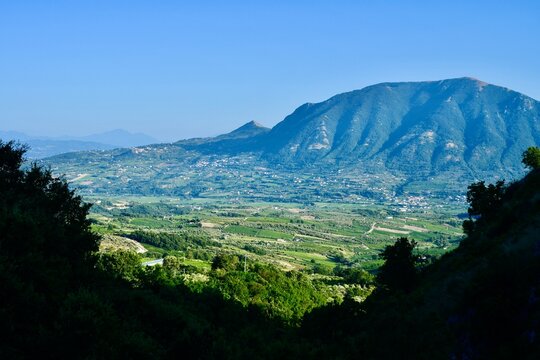 La valle del Taburno vicino alla città di Benevento . Sannio