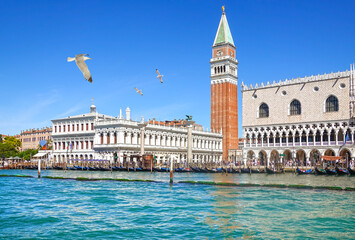 Venice, St. Mark's Square seen from the water - obrazy, fototapety, plakaty