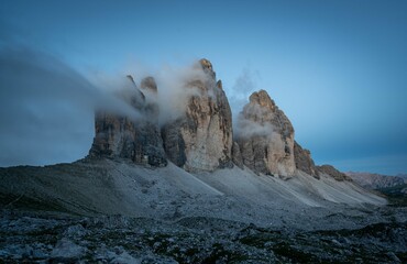 Dolomiten ,berge Italien Sonnenstern ,wolken ,Sonne, Tal ,S&uuml;dtirol, Alpin , Sonnenaufgang .3 zinnen , tre chime