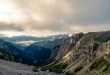 Dolomiten ,berge Italien Sonnenstern ,wolken ,Sonne, Tal ,S&uuml;dtirol, Alpin , Sonnenaufgang 