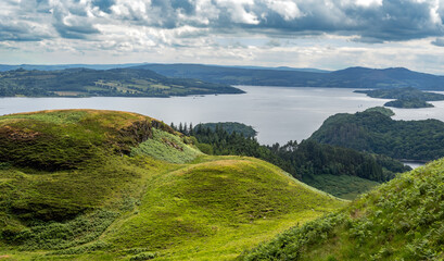 Fototapeta na wymiar Views of Lake Lomond from Conic Hill, Scotland