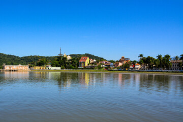 Obraz premium Antonina Bay on the coast of the state of Paraná in Brazil. Houses from the colonization era.