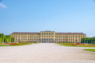 Fototapeta na wymiar schonbrunn palace