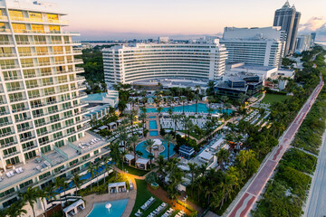 Naklejka premium Miami Beach, Florida, USA - Morning aerial of the iconic and luxurious Fontainebleau hotel and resort.
