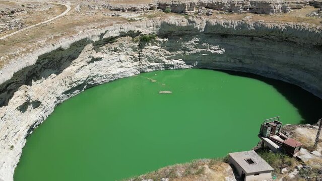 The collapse lake met the water needs of the Obruk Inn when it served in history.