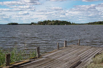 Fototapeta na wymiar wooden pier on the lake