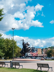 Kaunas, Lithuania - 07 26 2023: Vytis Monument in Kaunas. Vyčio paminklas „Laisvės Karys'“ - obrazy, fototapety, plakaty