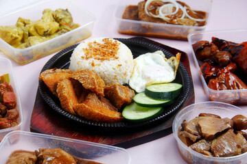 Freshly cooked Filipino food called Bagnet