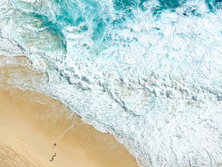 Fototapeta na wymiar Beautiful blue ocean and white sand at Nusa Penida