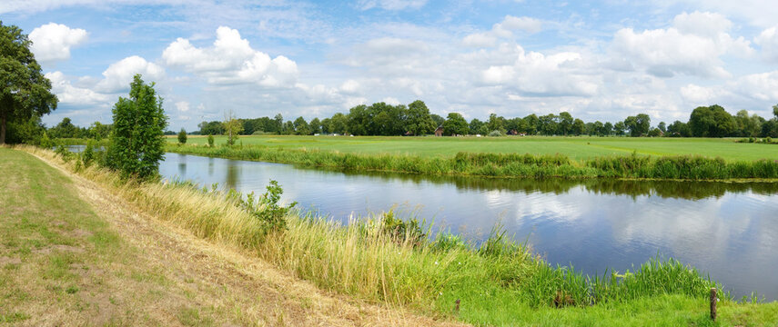 Hiking trail along the Vecht River in between Laar, Lower Saxony, Germany and Gramsbergen, Overijssel, Netherlands