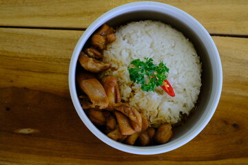 Chicken and gravy with rice