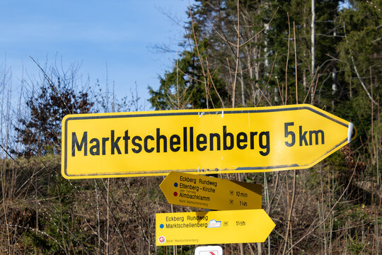 Wegweiser nach Marktschellenberg