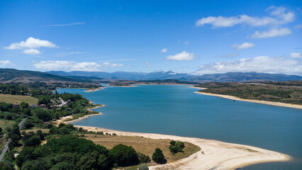 Torre de iglesia en el embalse del ebro (CANTABRIA)