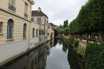 La rivière la Blaise dans la ville, ville de Dreux, département de l'Eure et Loir, France