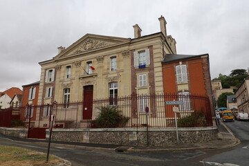 Le palais de justice, vu de l'exterieur, ville de Dreux, département de l'Eure et Loir, France