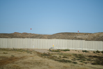 A concrete wall in Israel, that separates the six districts of Israel from the Judea and Samara Area / West Bank. 