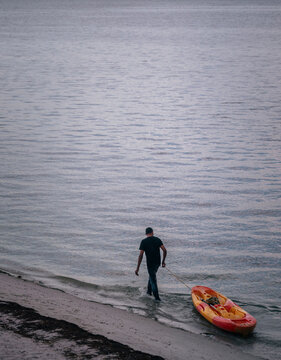 person on the boat emigration Cubans miami 
