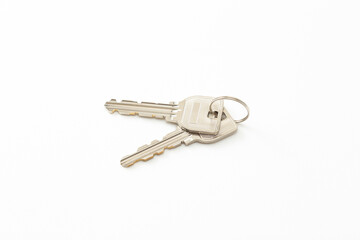 白背景に玄関の鍵