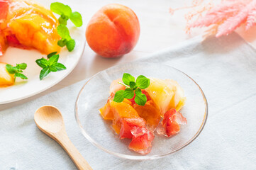 夏の涼しいデザート　桃三種類