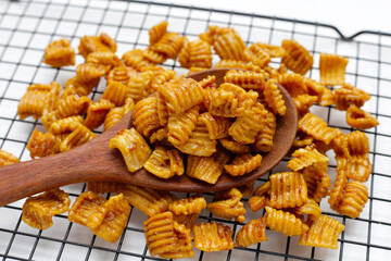 Klong Klang Krob, Thai caramelized crisps sweet dessert