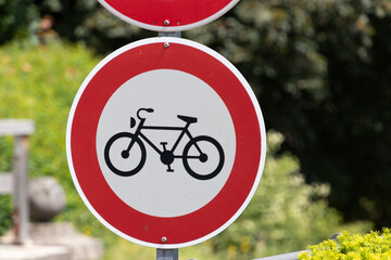 Verkehrszeichen verbietet Radfahren