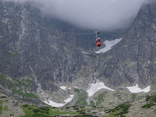 Red cable car near Skalnatá dolina in High Tatra mountains, Slovakia © Menyhert