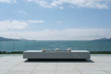 陸前高田の海岸に設置された慰霊碑