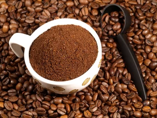Foto op Plexiglas Koffiebar tasse et grains de café