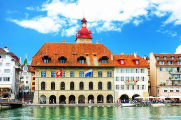  View of the historical city of Lucerne with its picturesque houses along the River Reuss. Luzern,...