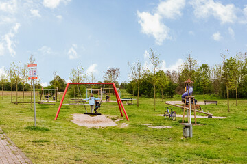 Obraz na płótnie Canvas ein Spielplatz in Leegebruch, mit verschiedenen Elementen
