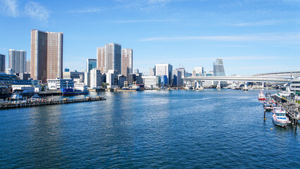 東京、京浜運河の美しい臨海都市の風景