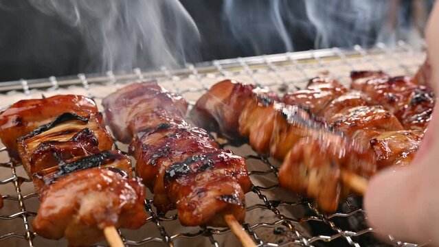 焼き鳥　ジュー音あり